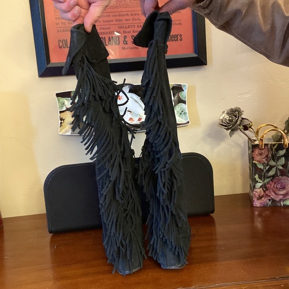 Minnetonka Tall Black Fringe Boots Size 6 - Picture 3 of 8